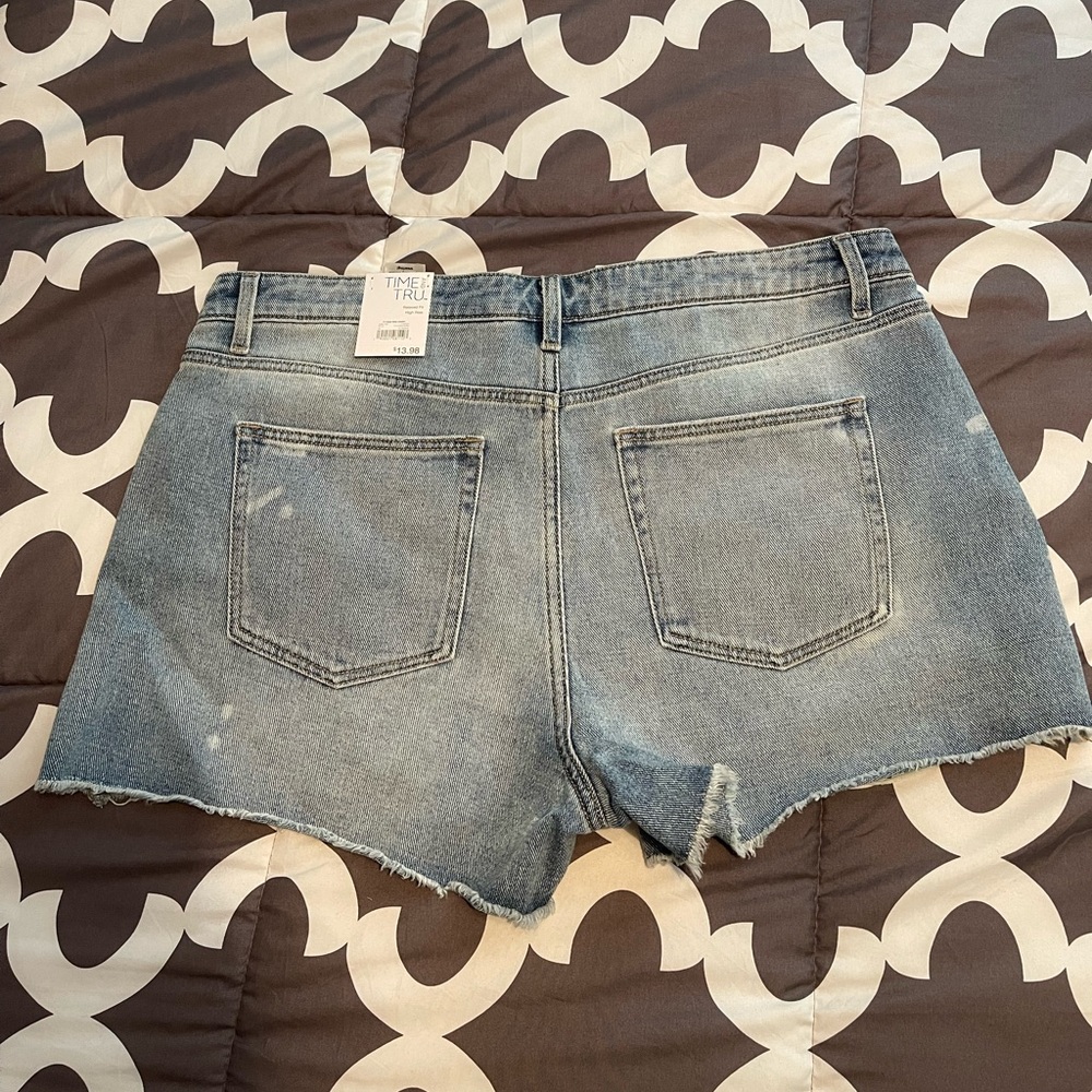 Jean Shorts (10) - Picture 2 of 2